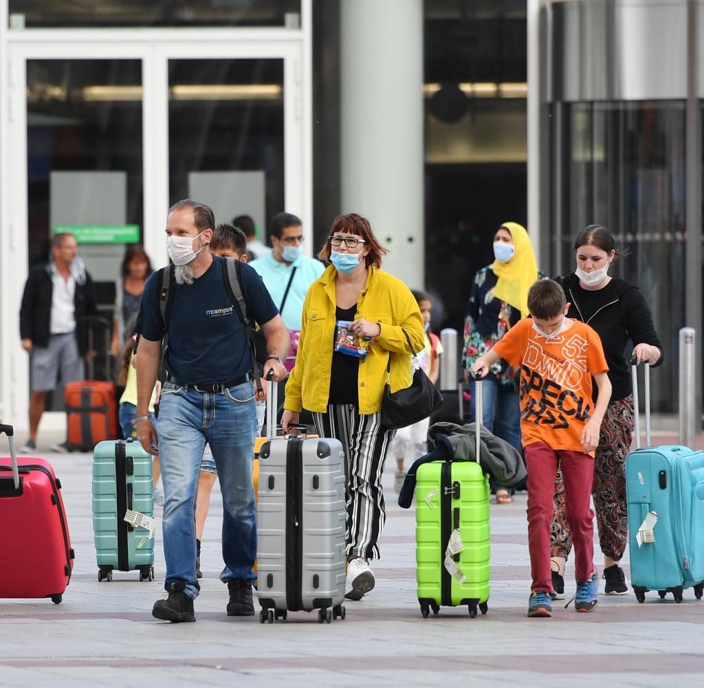 Ab nächsten Montag sollten alle Reisenden aus Risikogebieten nach ihrer Einreise auf das Corona-Virus getestet werden können