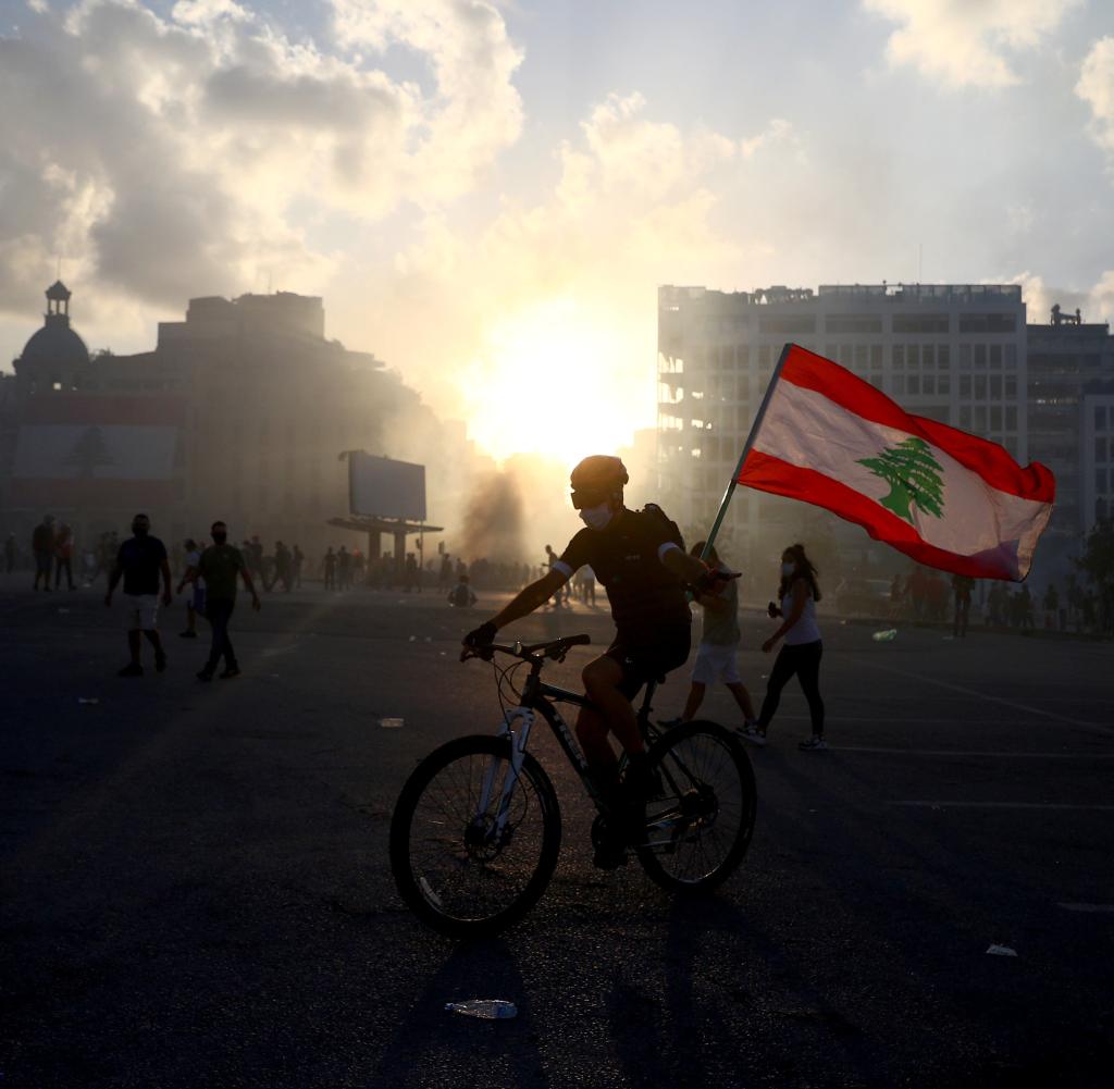 Tausende Menschen durchstreiften die Straßen von Beirut
