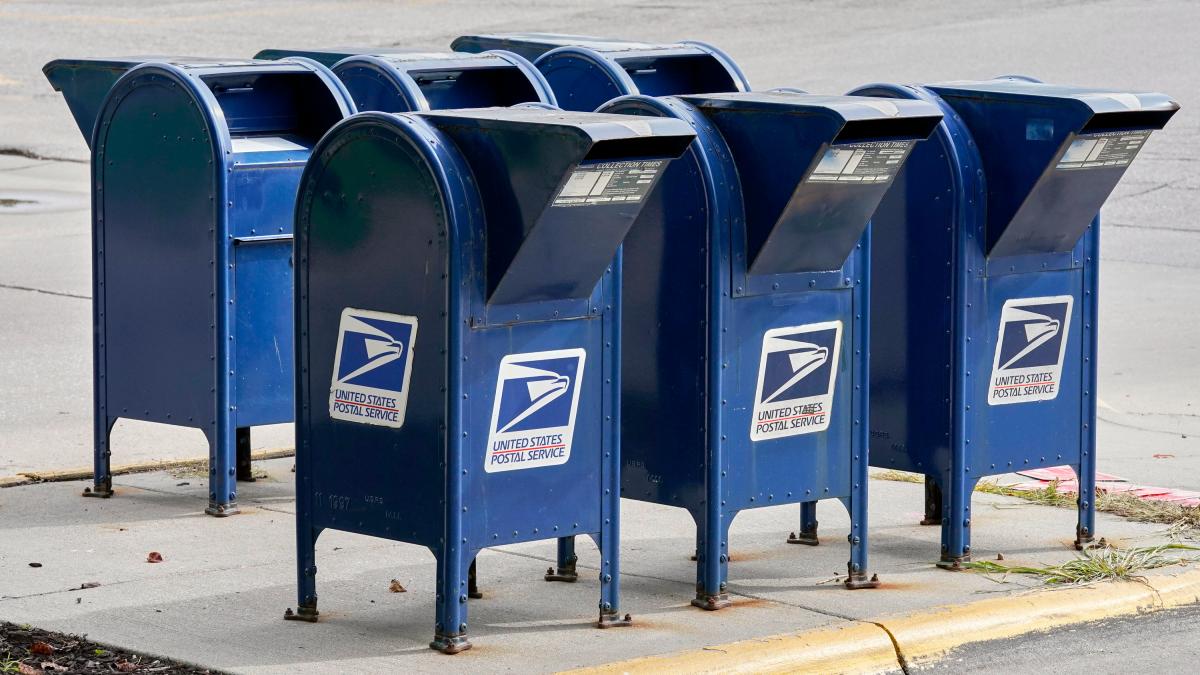 Wahlen: Überraschender Turn-in-Mail-Abstimmungsstreit - Leiter der US-Post gibt zu
