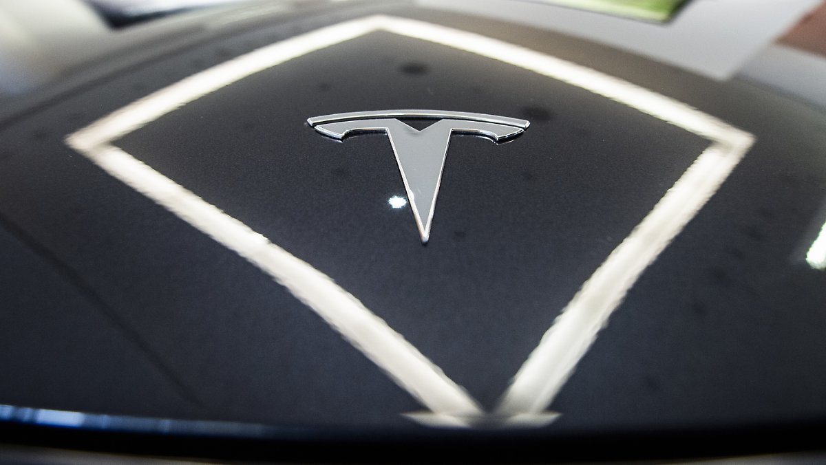 Aktiensplit angekündigt: Tesla-Preis explodiert