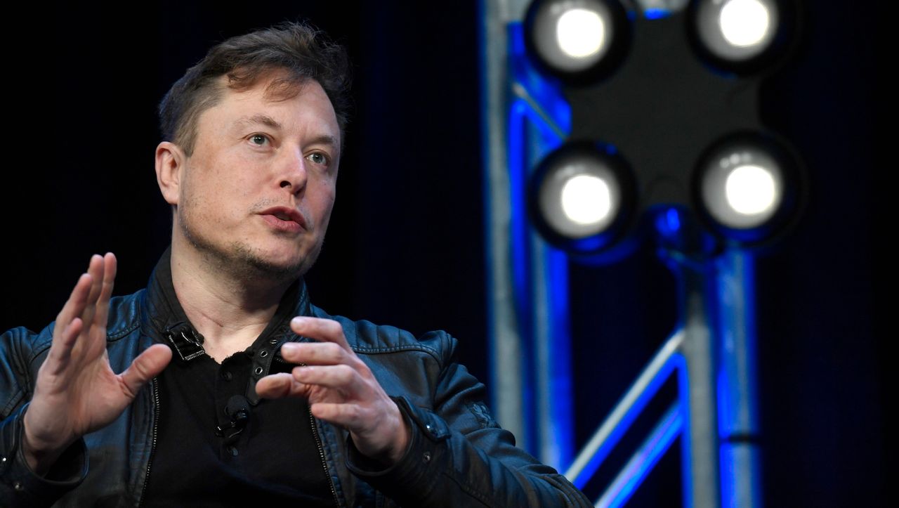 Elon Musk präsentiert die Gehirn-Computer-Schnittstelle - DER MIRROR