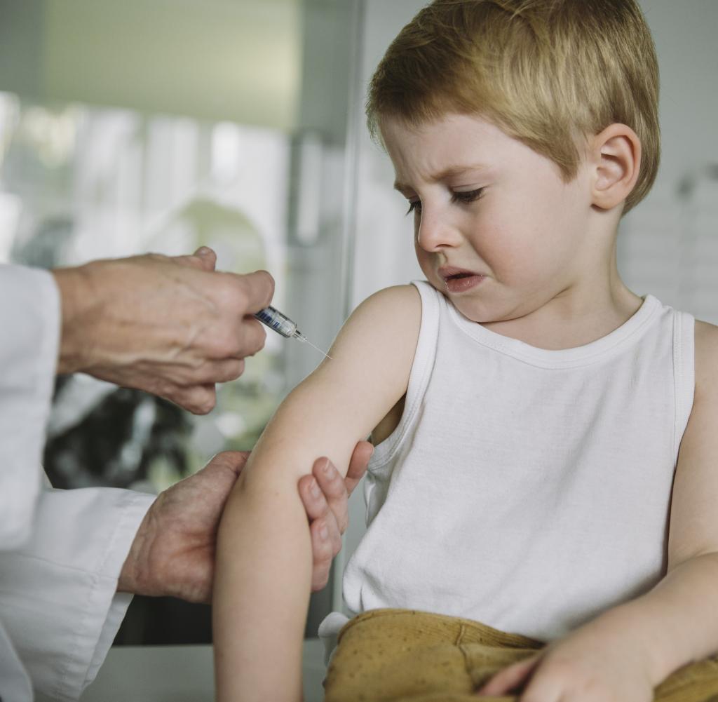 Die WHO empfiehlt, Kinder ab einem Alter von sechs Monaten impfen zu lassen