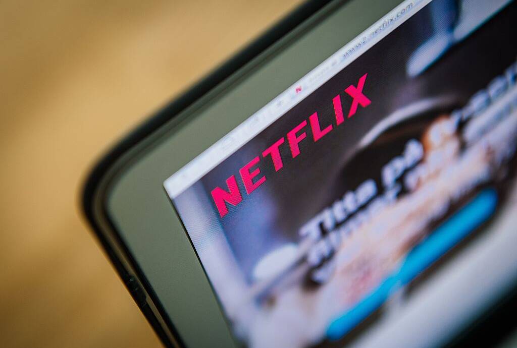 Netflix kostenlos Symbolbild: Netflix-Schriftzug auf PC-Bildschirm