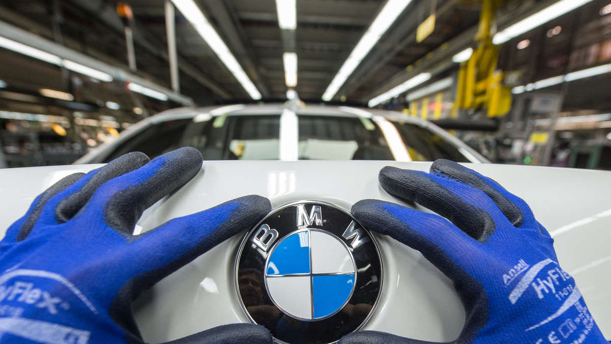 BMW: "Bitte Auto mitbringen ..." - Fans bitten die Münchner Autofirma um Erlkönig Video