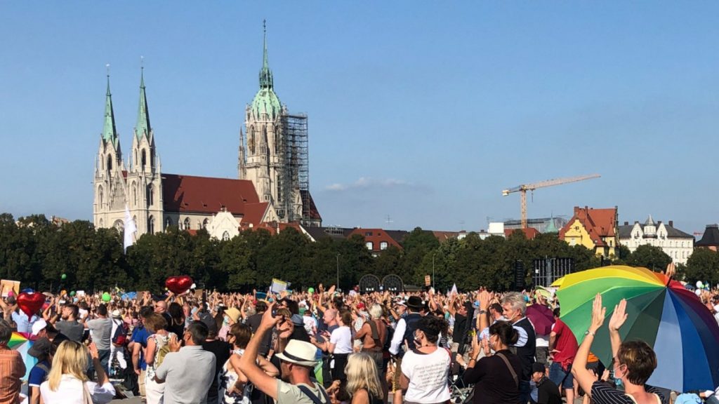 Corona in München: Anzeigen gegen Maskenverweigerer - München
