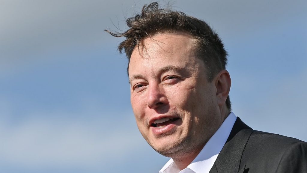 Autofabrik und Batteriepläne: Musk kündigt mehr an, als die Behörden wissen