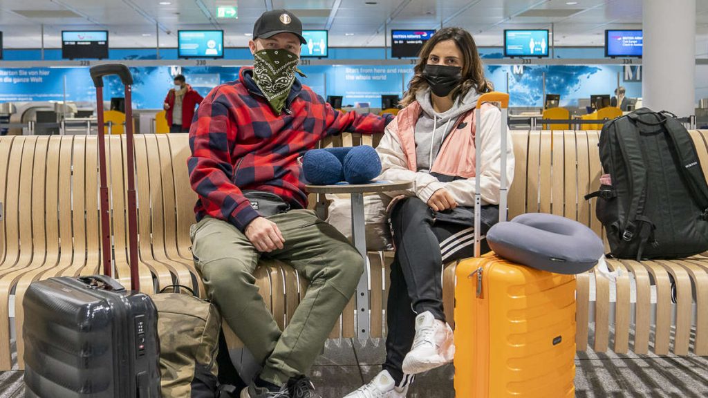 Flughafen München: Wunsch, trotz Korona-Frustration zu reisen - viele fliegen einfach vom Virus weg