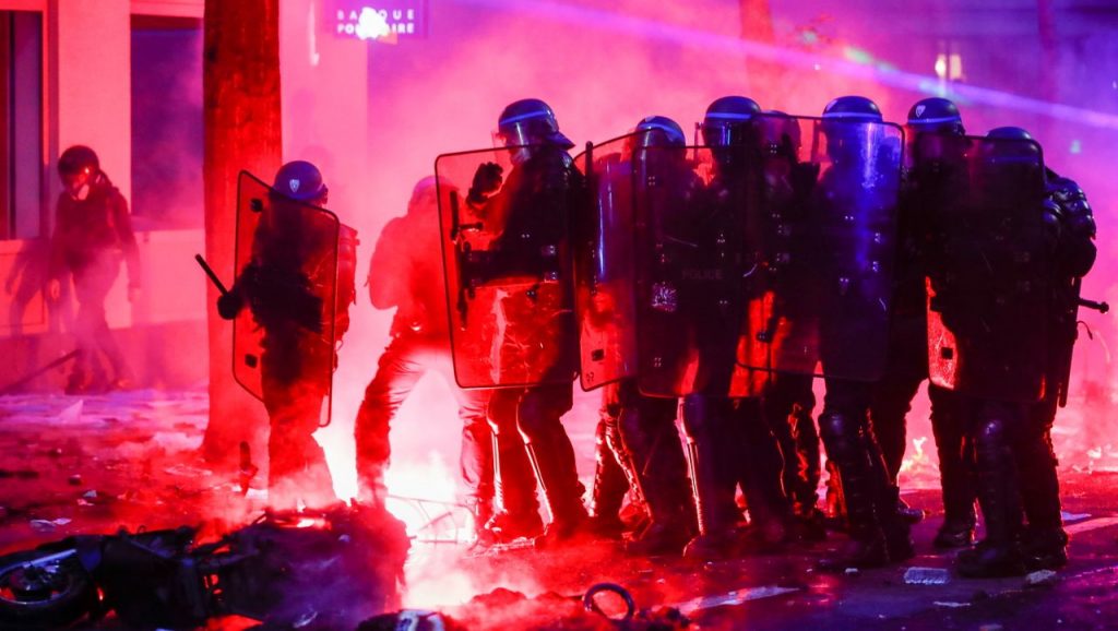 Paris: Unruhen bei Protesten gegen Polizeigewalt