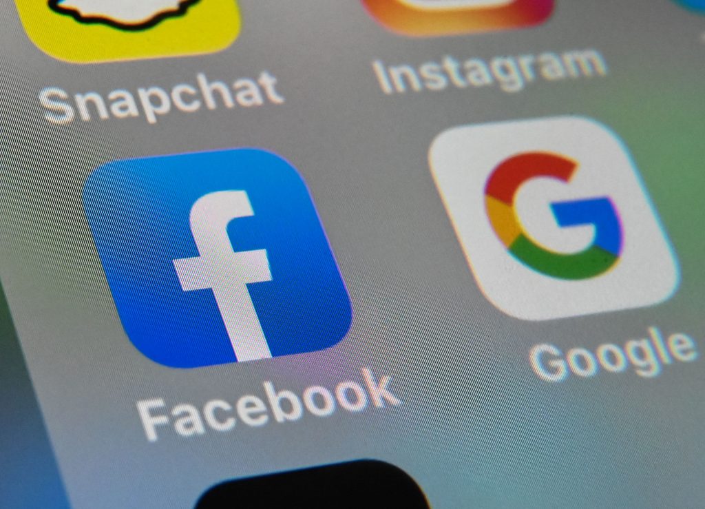 Facebook News rollt in Großbritannien, als Technologiegiganten anfangen, für Journalismus zu bezahlen