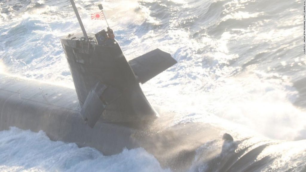Das japanische U-Boot Soryu kollidiert mit einem Handelsschiff, als es im Pazifik auftaucht