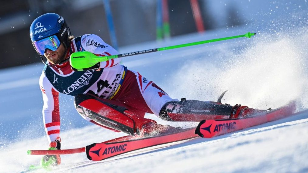 Marco Schwarz holt einen großartigen kombinierten Sieg bei den alpinen Skiwelten