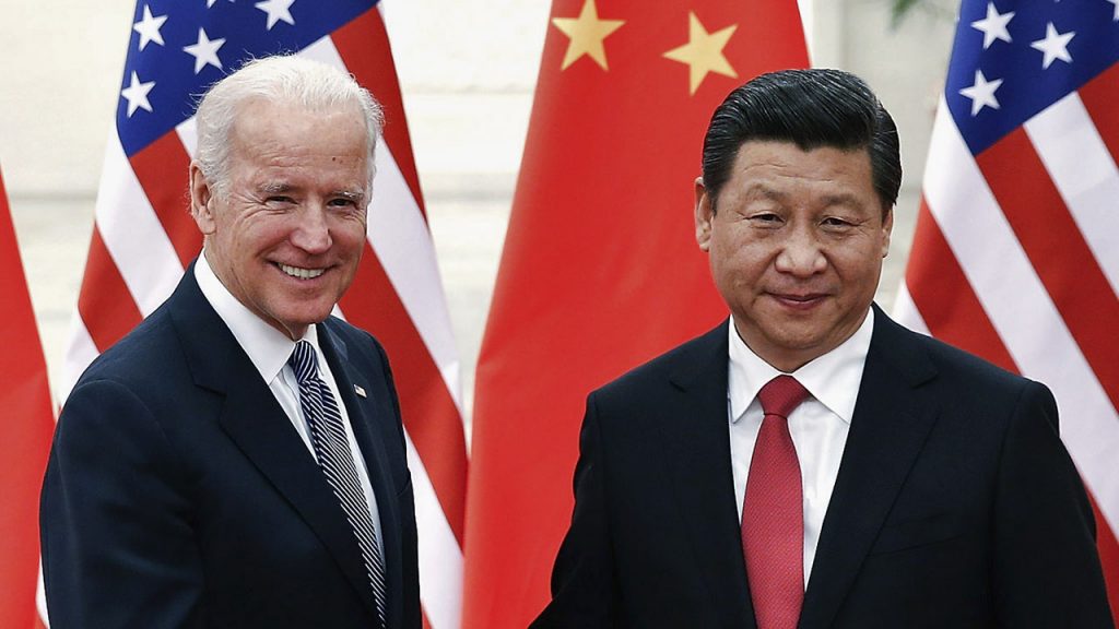 Mike Pompeo fordert Biden nachdrücklich auf, sich China wie die Trump-Regierung direkt zu stellen