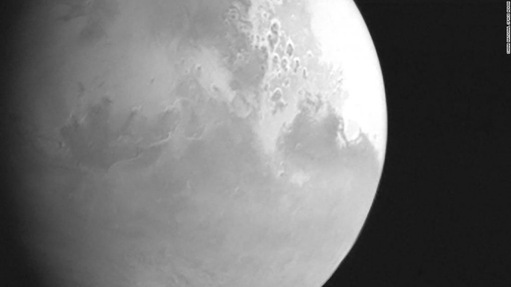 Mission zum Mars: Tianwen-1 gibt sein erstes Foto zurück