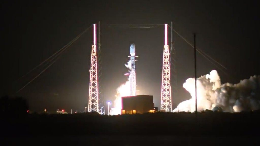 SpaceX bereitet sich auf den nächtlichen Start der Starlink-Mission am Sonntag vor