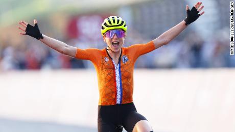 Annemiek van Vleuten gewann bei den Olympischen Spielen in Tokio Silber im Straßenrennen der Frauen.