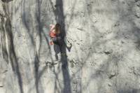 babsi zengerl beim Klettern einer 9a-Route in Österreich