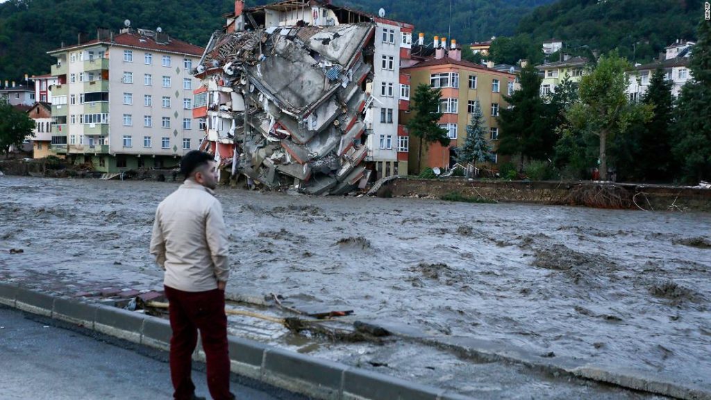 Türkei: Sturzfluten überschwemmen die Schwarzmeerregion und tötet 17 Menschen