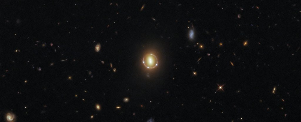 Hubble fängt den atemberaubenden "Einstein-Ring" ein, der die Tiefen des Universums vergrößert