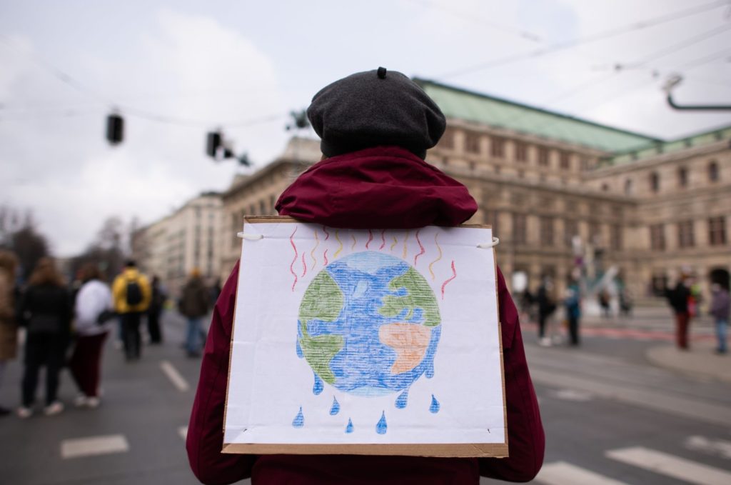 Mann mit hitzeempfindlicher MS verklagt Österreich wegen Klimaversagen