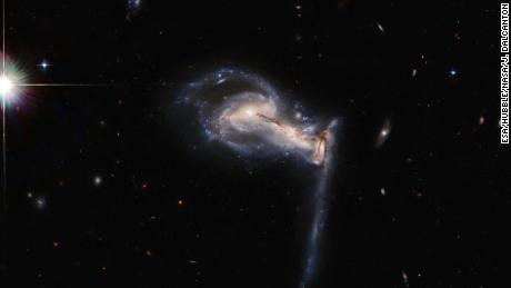 Hubble nimmt atemberaubende Bilder von sich streitenden Galaxien auf
