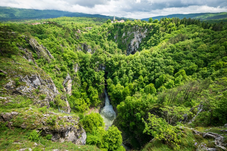 RTL heute - Große Touristenattraktion: Entdecken Sie Sloweniens unterirdische Labyrinthe, eine Höhle nach der anderen