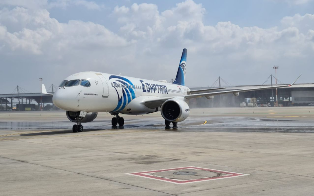 Erster EgyptAir-Flug von Kairo nach Tel Aviv landet auf dem Flughafen Ben Gurion
