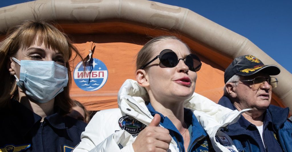 Russische Raumsonde kehrt mit Filmteam an Bord zur Erde zurück