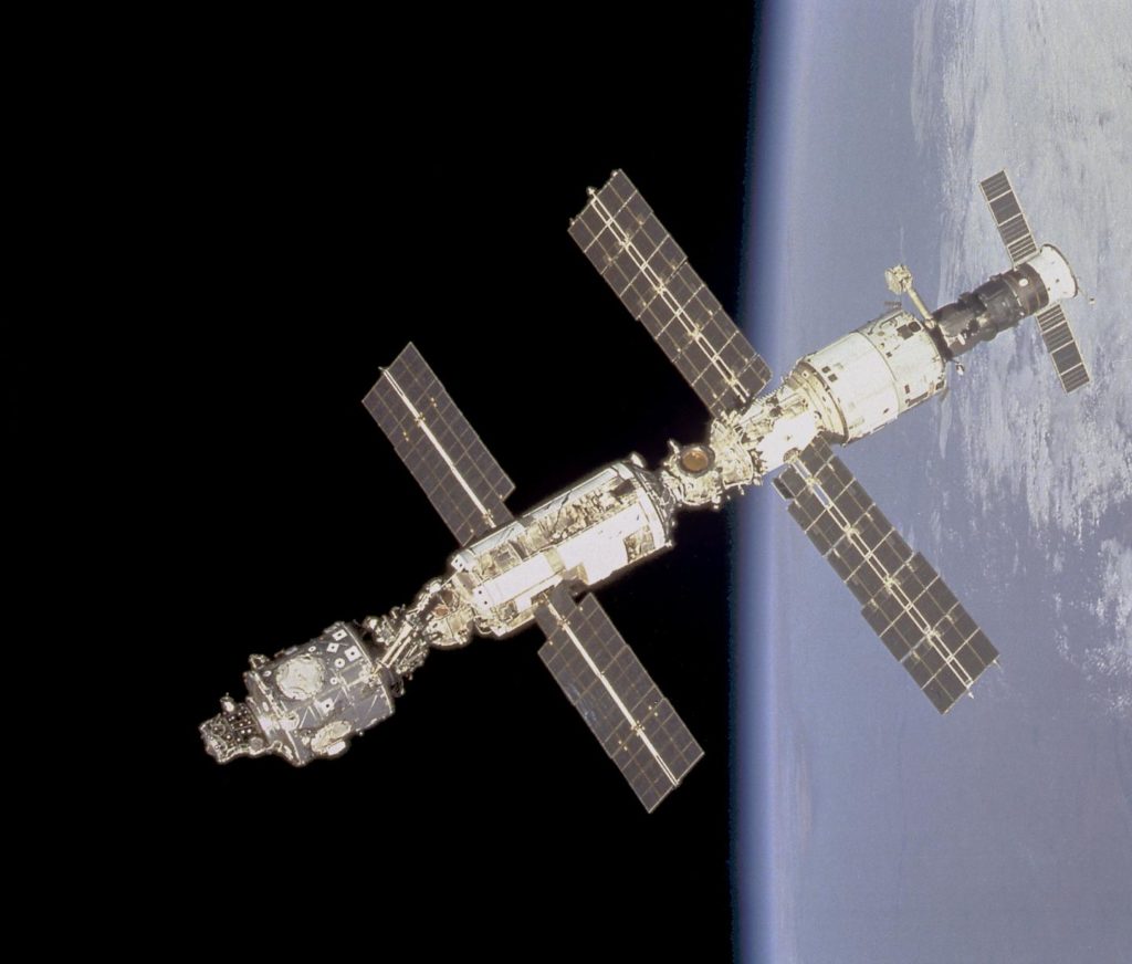 Russische Triebwerke kippen versehentlich die Internationale Raumstation erneut