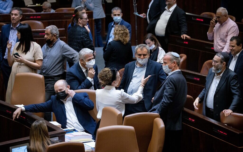 Knesset verabschiedet den Haushalt 2022 und beendet damit den wichtigen Sieg der von Bennett geführten Koalition