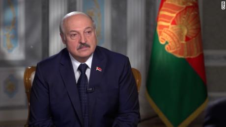Weißrussischer starker Mann Alexander Lukaschenko versucht, das Blatt im kämpferischen Interview zu wenden