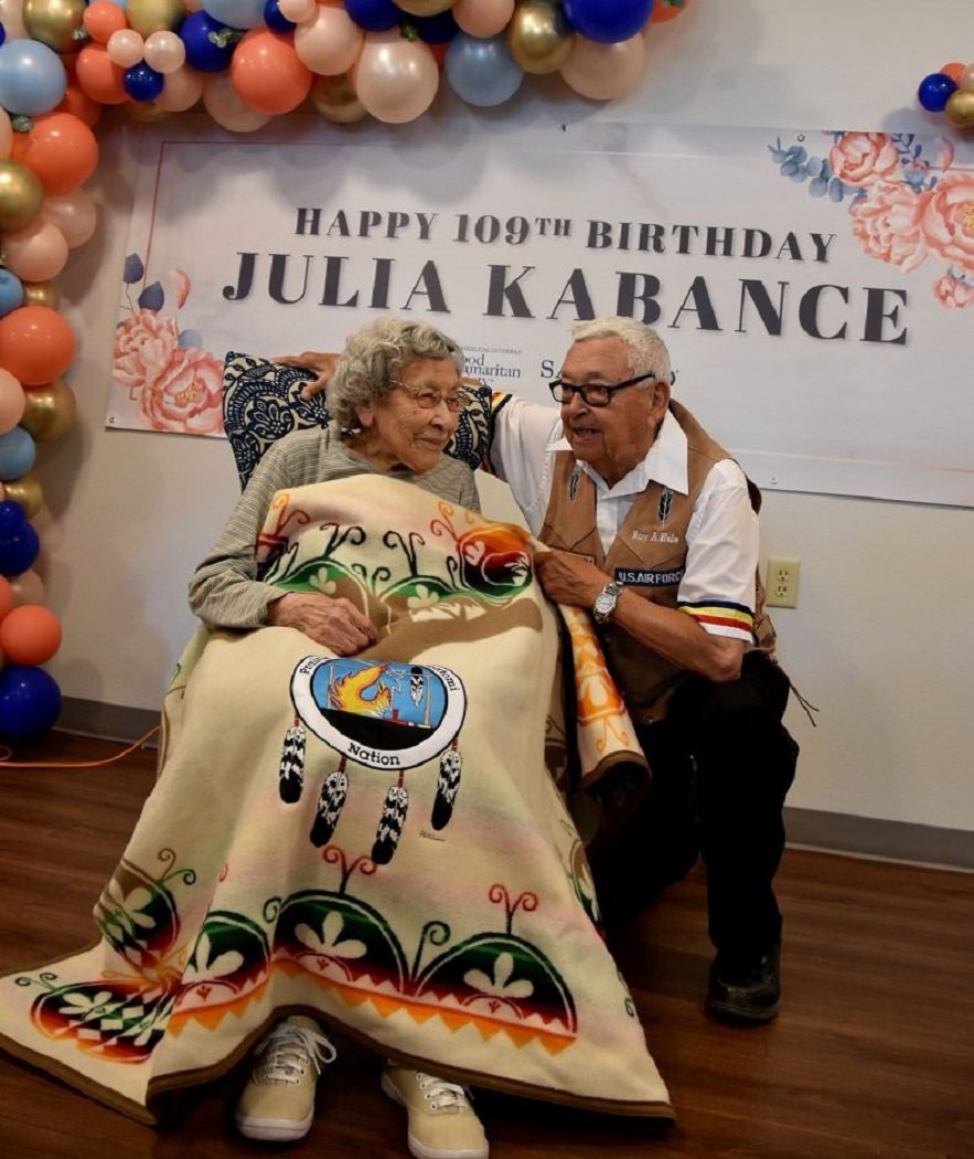 Julia Kabance, älteste bekannte Veteranin des Zweiten Weltkriegs, stirbt im Alter von 111 Jahren