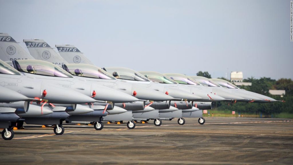 Taiwan drängt Kämpfer, chinesische Kampfflugzeuge abzuwehren, als Xi sich mit hochrangigen Beamten trifft