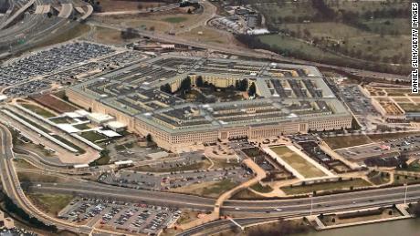 Pentagon verstärkt Bemühungen, Familien von Militärangehörigen aus dem afghanischen Verteidigungsministerium zu evakuieren