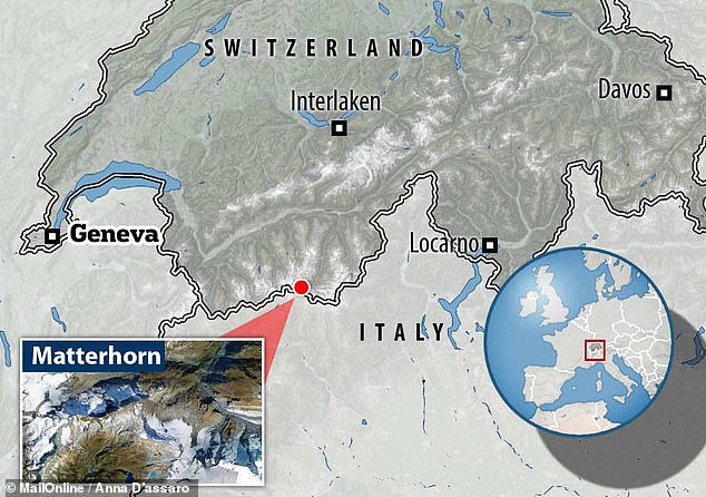 Das Matterhorn - das an der Grenze zwischen der Schweiz und Italien liegt - erhebt sich auf 4478 m über dem Meeresspiegel und überblickt die Stadt Zermatt