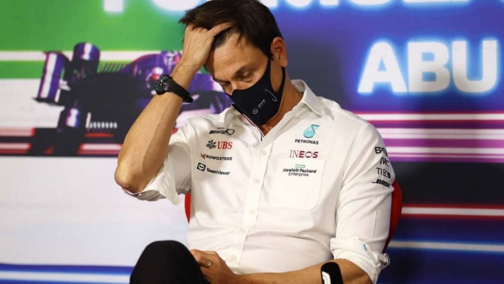 "I don't know if Toto Wolff is still in the same position" - Former F1 chief questions Toto Wolff's position in the Mercedes after Lewis Hamilton's defeat