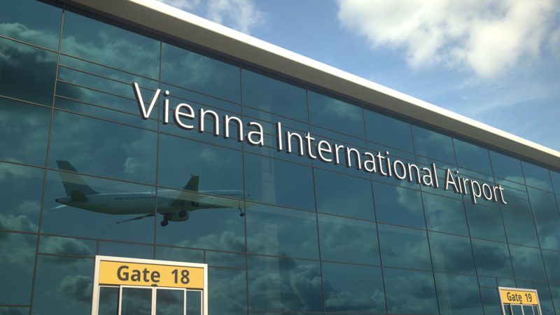 Österreich unterhält strenge Kontrollen am Flughafen Wien - EURACTIV.com