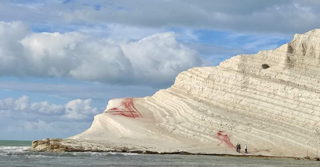 Siziliens berühmte weiße Klippen wurden durch Vandalismus entstellt