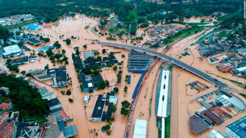 Überschwemmungen in Brasilien: Mehr als 20 Tote und Tausende Vertriebene, als starker Regen Überschwemmungen und Erdrutsche in Brasilien auslöst