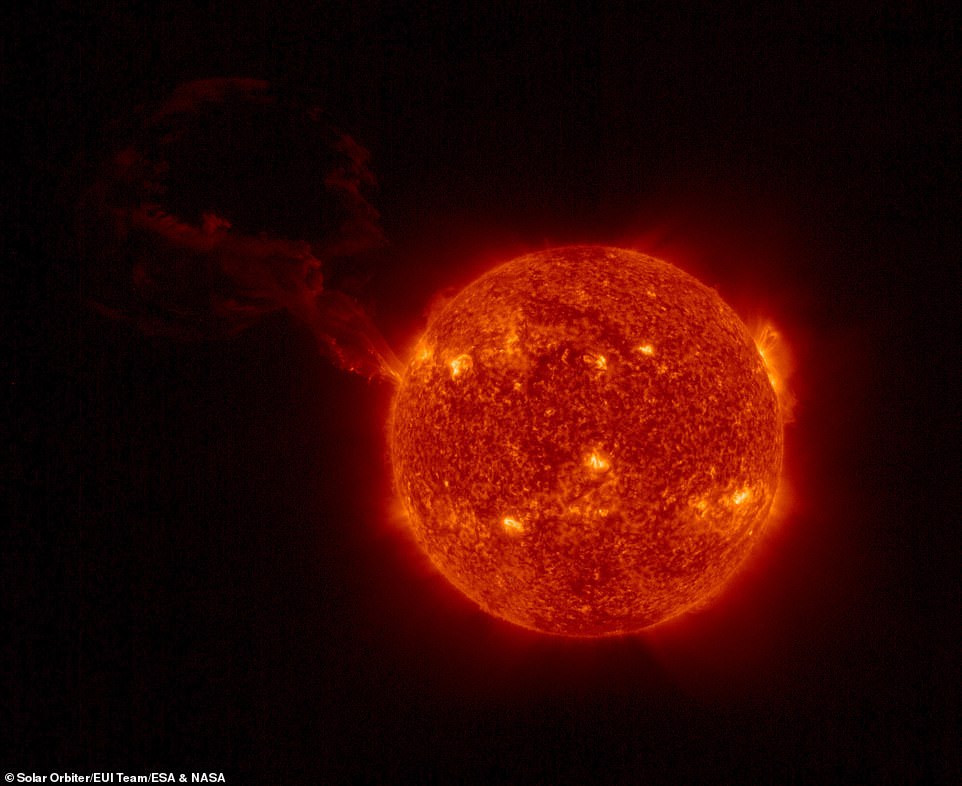 Explosion: Ein gewaltiger Ausbruch der Sonne (Foto) wurde von der Sonde Solar Orbiter gefilmt.  Es ist die größte derartige Eruption, die jemals in einem einzigen Bild mit der gesamten abgebildeten Sonnenscheibe gesehen wurde, sagte die Europäische Weltraumorganisation.