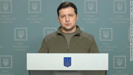 Selenskyj hielt am Freitag eine Fernsehansprache, in der er zu direkten Gesprächen mit Putin aufrief. 