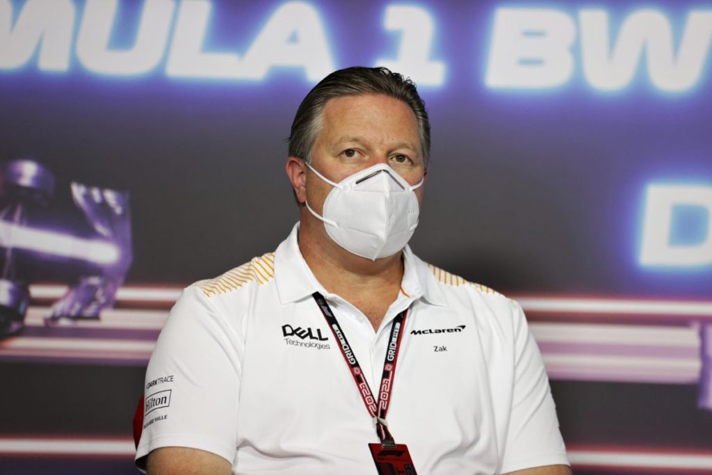 McLaren F1 Boss verwendet Carlos Sainz und Daniel Ricciardo, um die Hauptfehler von Red Bull Racing hervorzuheben