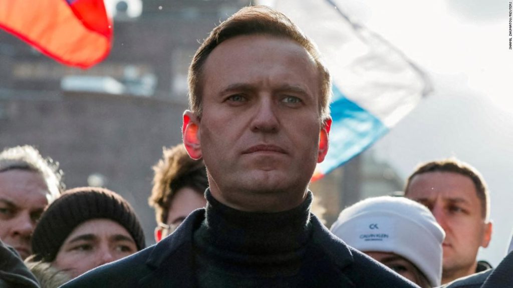 Alexey Nawalny: Inhaftierter Kremlkritiker des Betrugs für schuldig befunden und zu weiteren neun Jahren Gefängnis verurteilt