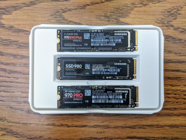 Samsungs 970 Evo Plus (oben) und 980 (Mitte) sind gute Consumer-SSDs der Mittelklasse.