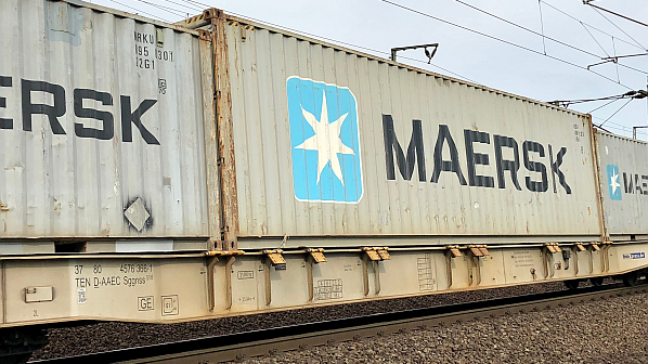 Maersk setzt vorübergehend neue interkontinentale Bahnreservierungen zwischen Asien und Europa aus