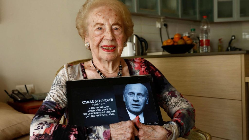 Oskar Schindlers Sekretärin Mimi Reinhardt stirbt im Alter von 107 Jahren