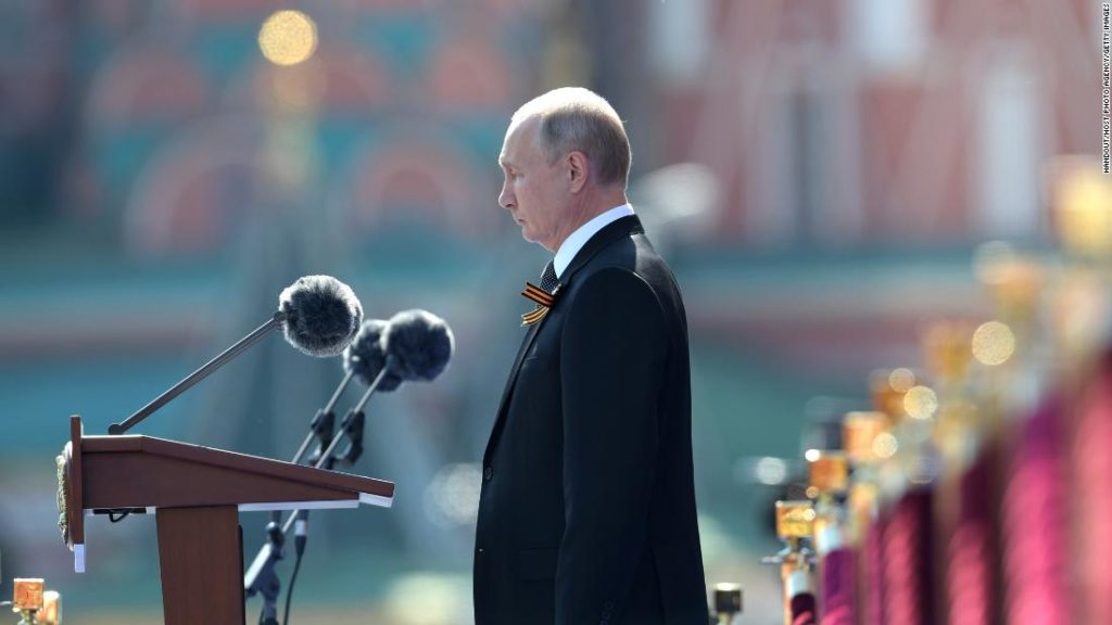 Die USA kündigen Sanktionen gegen vom Kreml kontrollierte Medienunternehmen an und verbieten Russland die Nutzung bestimmter US-Beratungsdienste