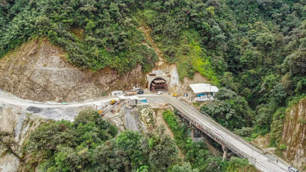 BRO führt abschließende Sprengungen durch und schließt die Aushubarbeiten für das Nechiphu-Tunnelprojekt in Arunachal ab