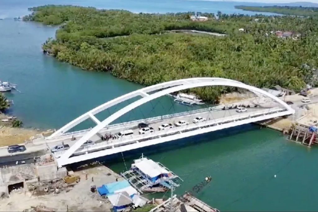 Der Ersatz der eingestürzten Clarin Bridge in Bohol wird nächsten Monat für den Verkehr in beide Richtungen geöffnet