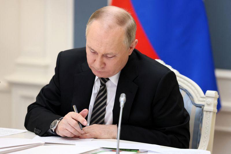 Putin sagt, er sei bereit, Gas zu liefern und über einen Gefangenenaustausch zu sprechen