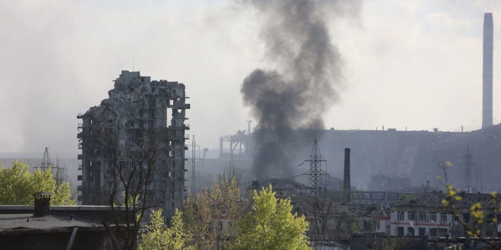 Russland nimmt die Bombardierung des Stahlwerks Mariupol wieder auf